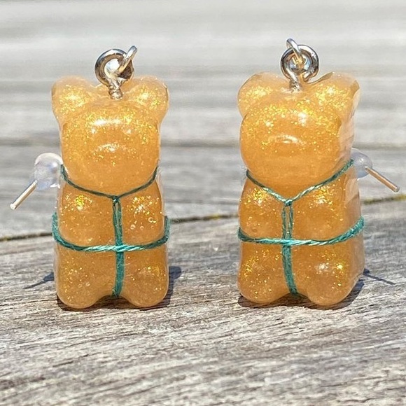 Gummy bear earrings with shibari tie